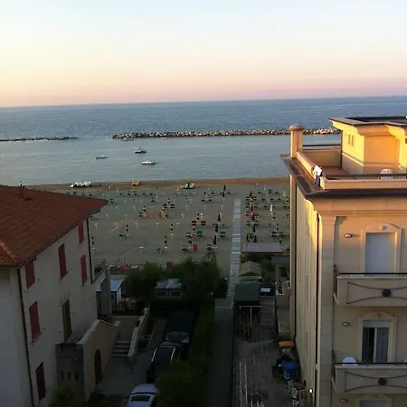 فندق Colonna ريميني